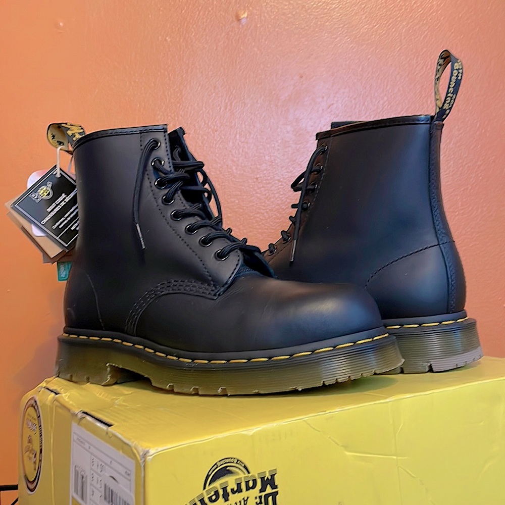 Brand New Dr Marten Classic Industrial Work 1460 Boots men’s 8 women’s 9 Black
